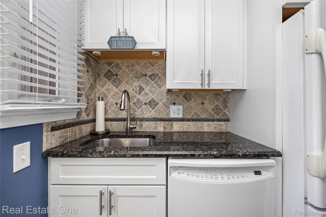 1675 Graefield Road, Birmingham, MI 48009