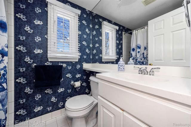 1675 Graefield Road, Birmingham, MI 48009