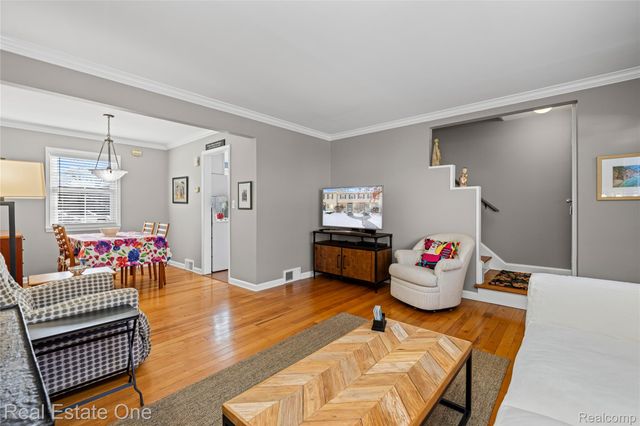 1675 Graefield Road, Birmingham, MI 48009