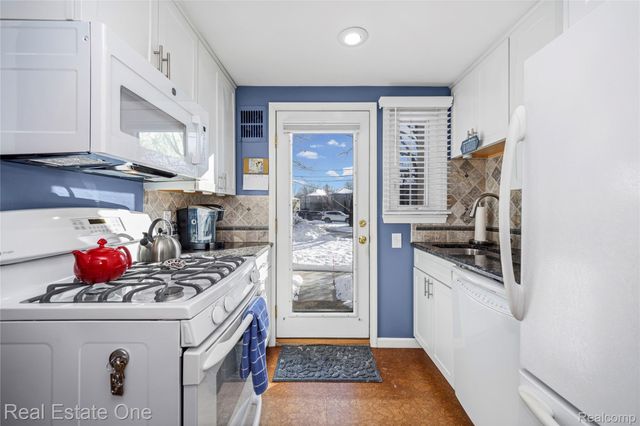 1675 Graefield Road, Birmingham, MI 48009