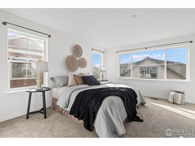 1958 Autumn Moon Dr, Windsor, CO 80550