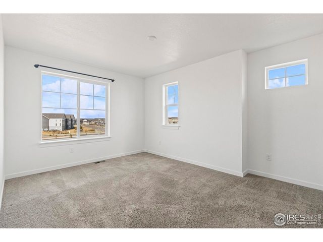 1958 Autumn Moon Dr, Windsor, CO 80550