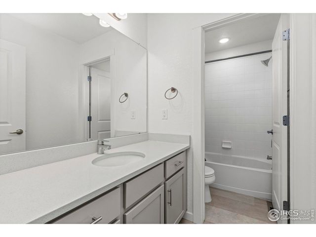 1958 Autumn Moon Dr, Windsor, CO 80550