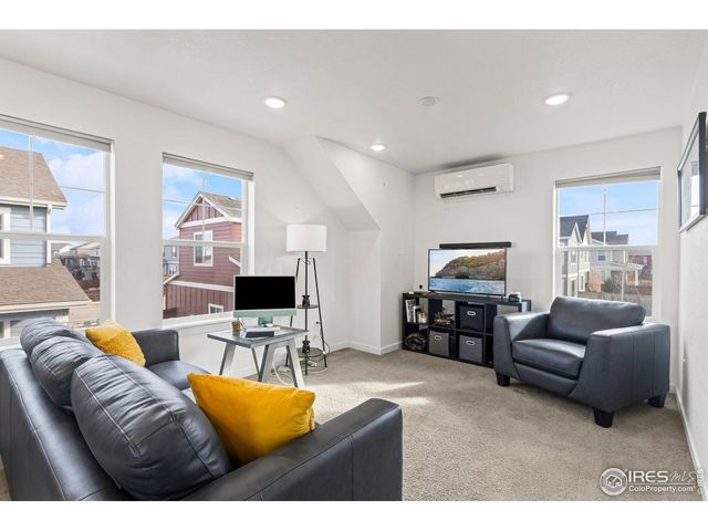 1958 Autumn Moon Dr, Windsor, CO 80550