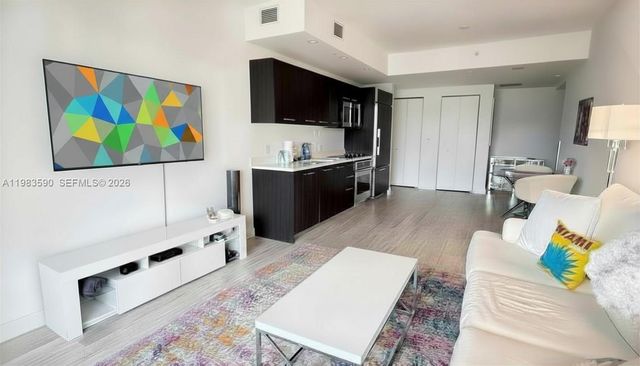 45 SW 9th St 3809, Miami, FL 33130