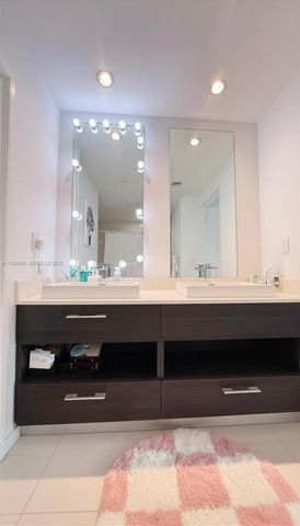 45 SW 9th St 3809, Miami, FL 33130