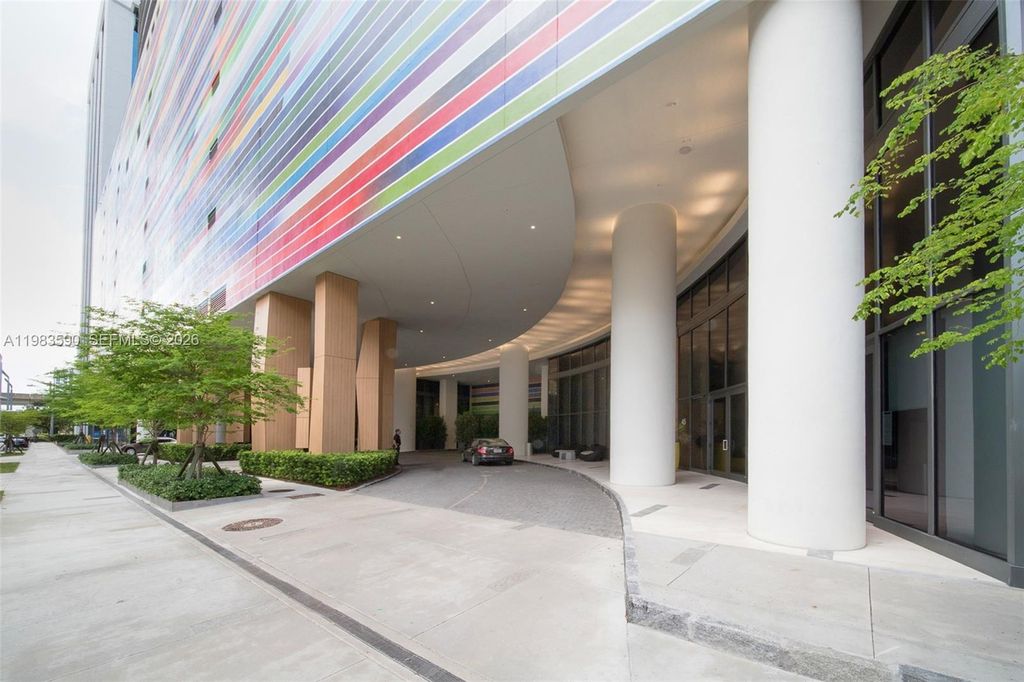 45 SW 9th St 3809, Miami, FL 33130