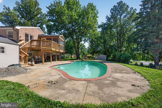 9009 MEARS ST, Fairfax, VA 22031