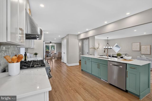 9009 MEARS ST, Fairfax, VA 22031