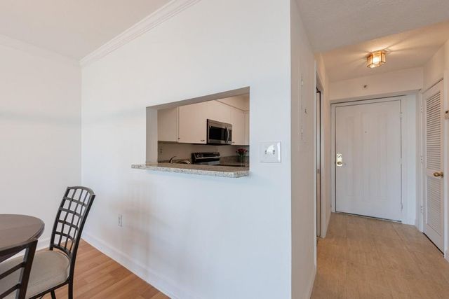2870 Pharr Court South NW 2602, Atlanta, GA 30305