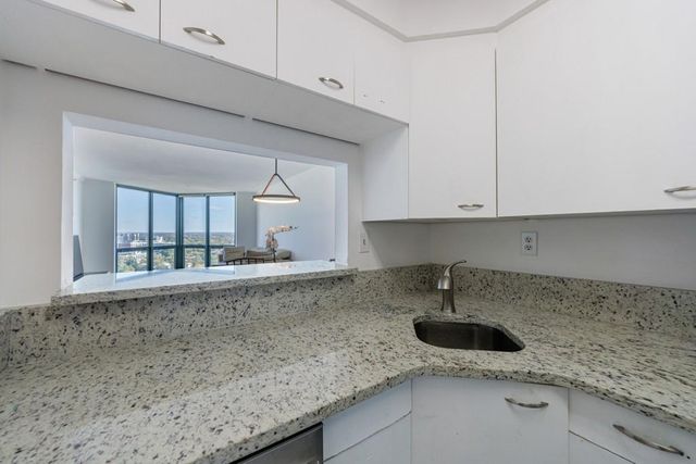 2870 Pharr Court South NW 2602, Atlanta, GA 30305