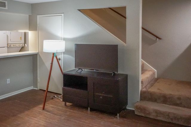 2110 Wilcrest Drive 147, Houston, TX 77042