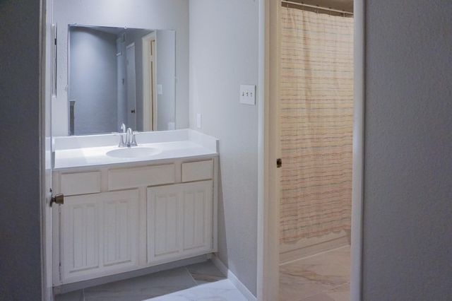 2110 Wilcrest Drive 147, Houston, TX 77042