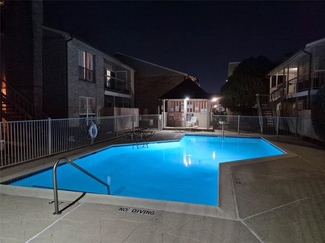 2110 Wilcrest Drive 147, Houston, TX 77042