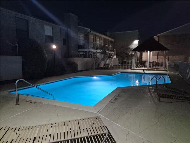 2110 Wilcrest Drive 147, Houston, TX 77042