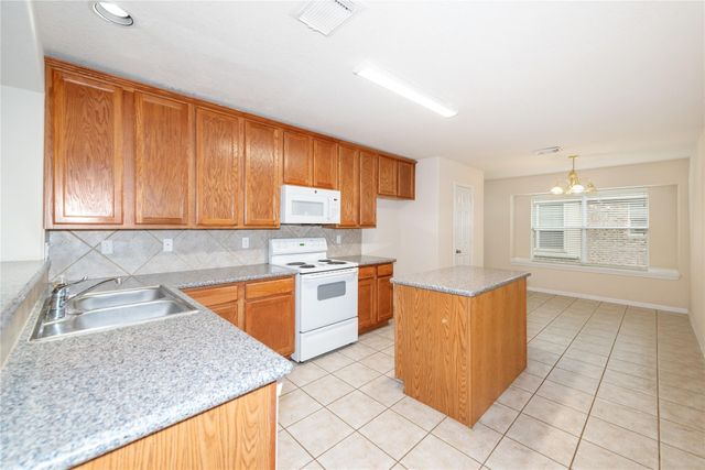 3226 Woodwind Road, Montgomery, TX 77356