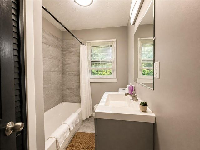 12308 E 52nd Terrace S, Independence, MO 64055