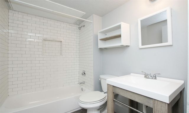 316 Eastwood Street 1, Houston, TX 77011