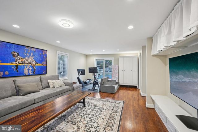 38 DUNMINNING RD, Newtown Square, PA 19073