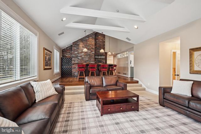 38 DUNMINNING RD, Newtown Square, PA 19073