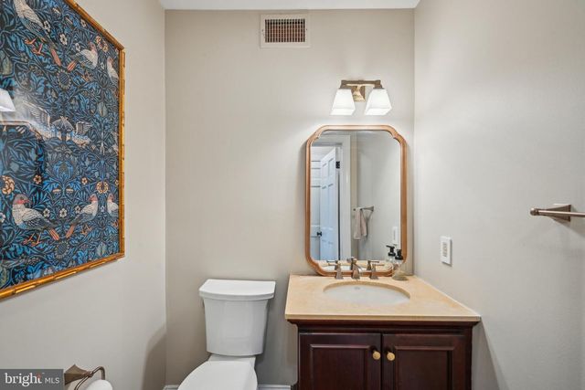 38 DUNMINNING RD, Newtown Square, PA 19073