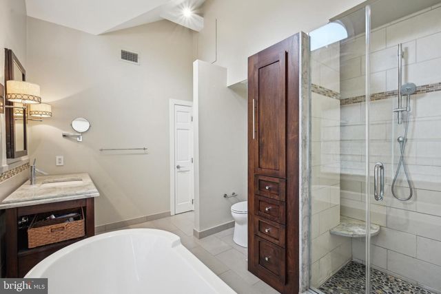 38 DUNMINNING RD, Newtown Square, PA 19073