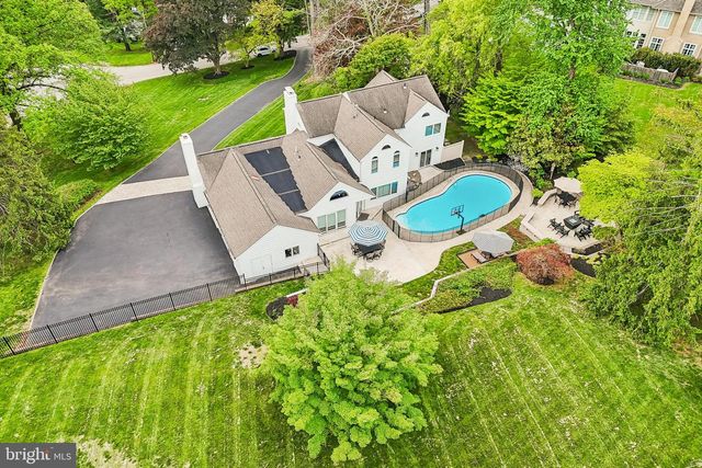 38 DUNMINNING RD, Newtown Square, PA 19073