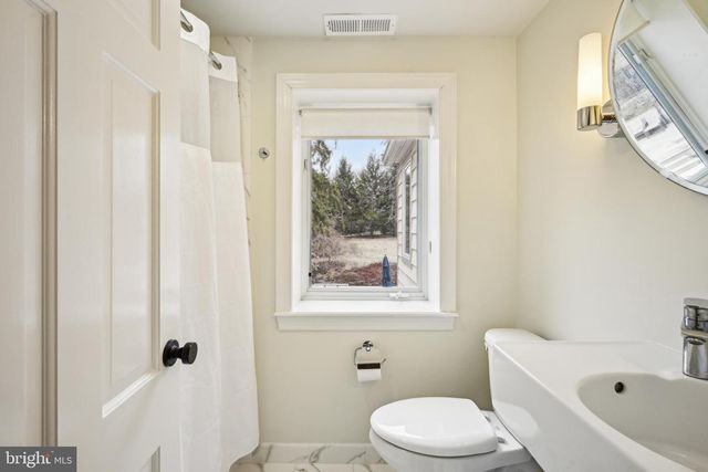 38 DUNMINNING RD, Newtown Square, PA 19073