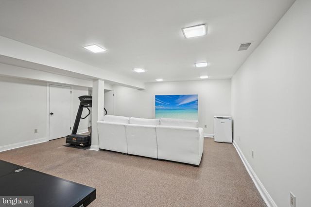 38 DUNMINNING RD, Newtown Square, PA 19073