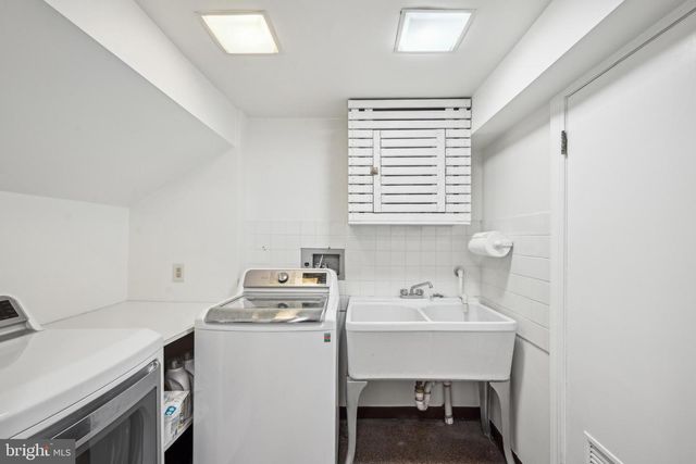 38 DUNMINNING RD, Newtown Square, PA 19073