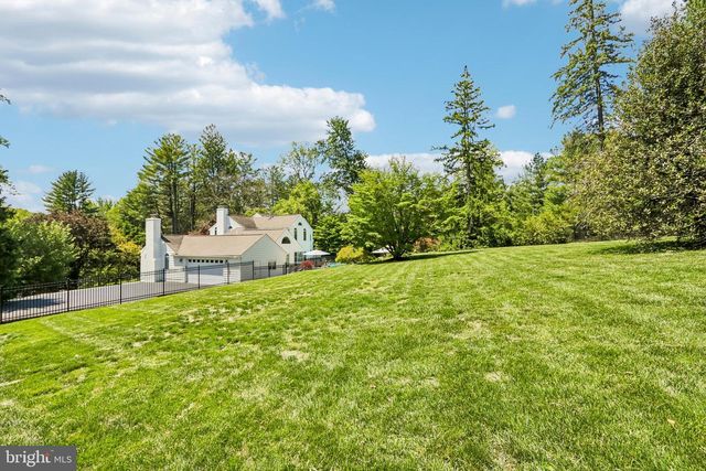 38 DUNMINNING RD, Newtown Square, PA 19073