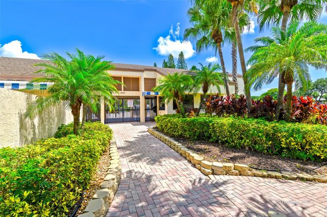 3966 E Cocoplum Cir E, Pompano Beach, FL 33063
