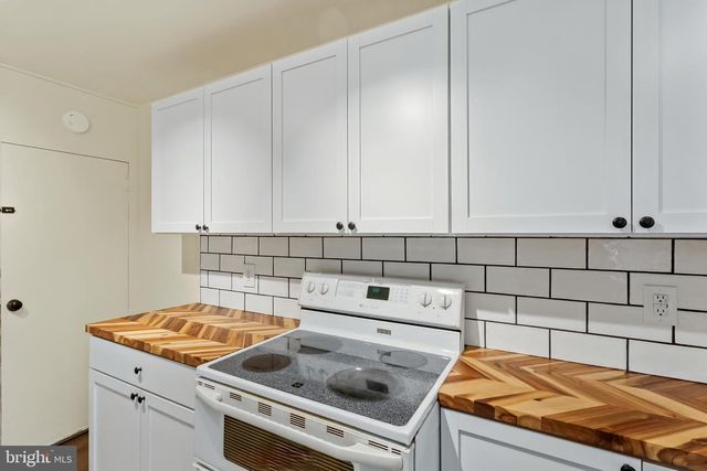 427 S MARKET ST, Frederick, MD 21701