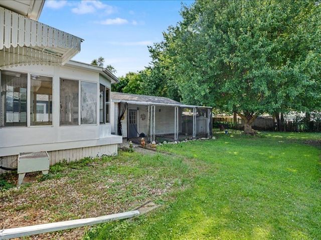 810 12th Street W, Milan, IL 61264