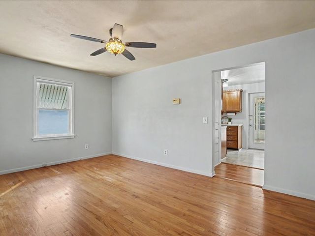 810 12th Street W, Milan, IL 61264