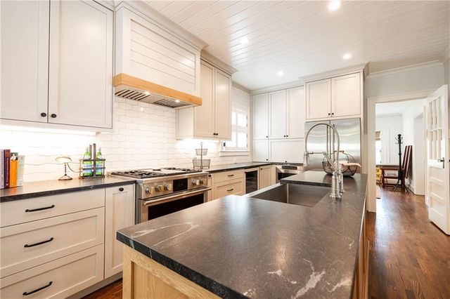 2639 Acorn Avenue NE, Atlanta, GA 30305
