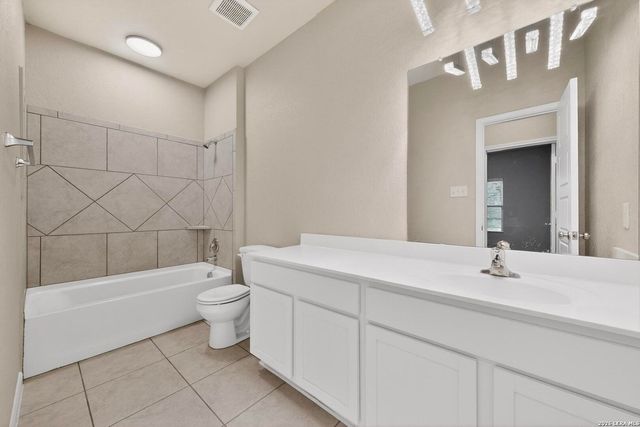 1141 Amber Lake, Seguin, TX 78155