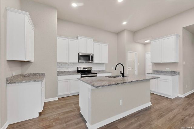 1141 Amber Lake, Seguin, TX 78155