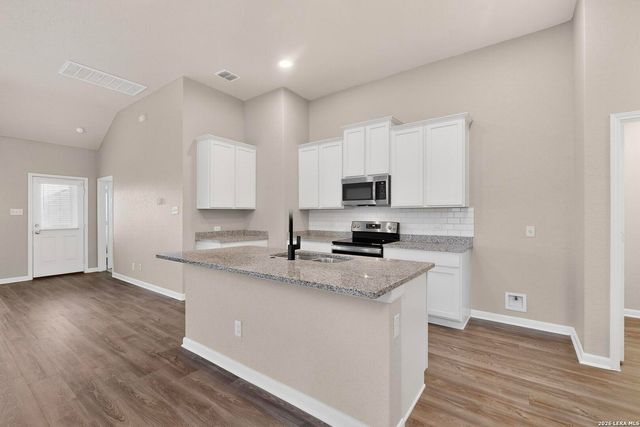 1141 Amber Lake, Seguin, TX 78155