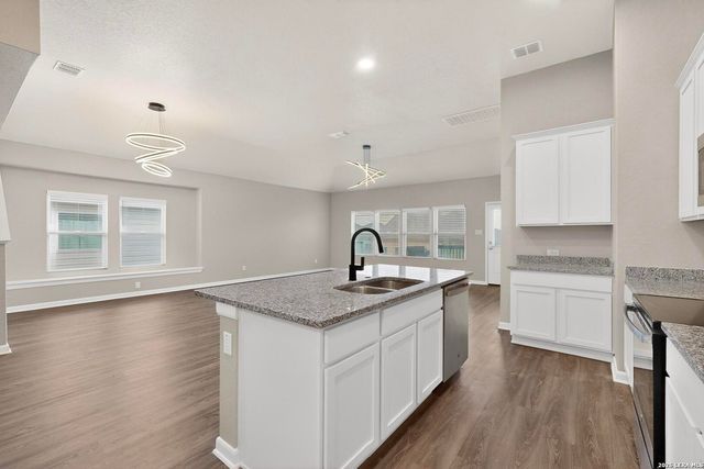 1141 Amber Lake, Seguin, TX 78155