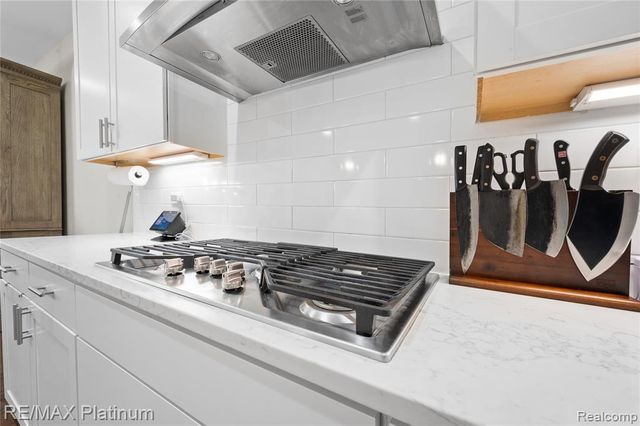 47861 Fieldstone Drive, Northville, MI 48168