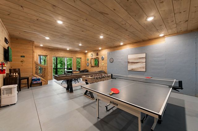391 Little Bushy Head Road, Blue Ridge, GA 30513