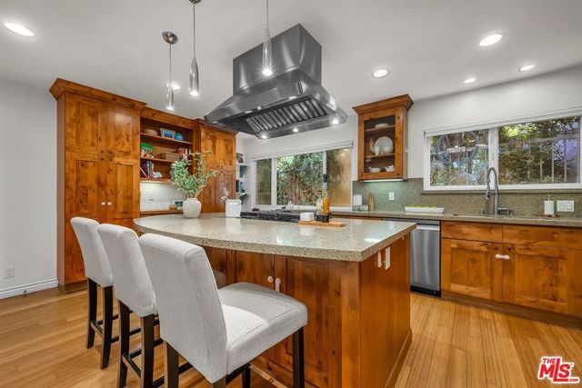 1315 Stanford Street 3, Santa Monica, CA 90404