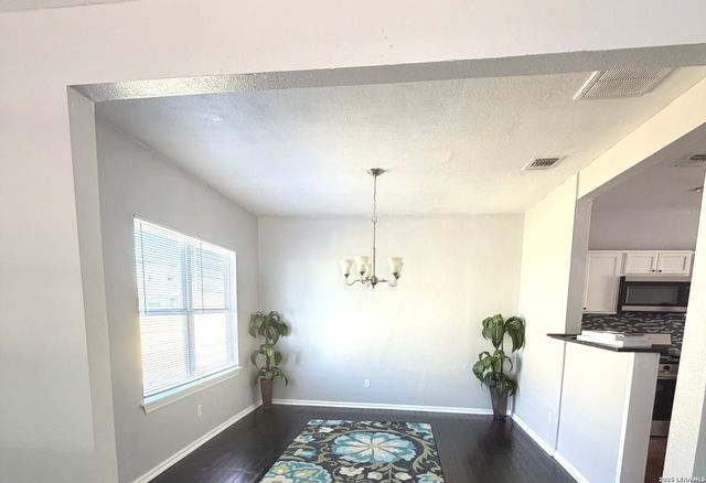 1214 W Winnipeg, San Antonio, TX 78225