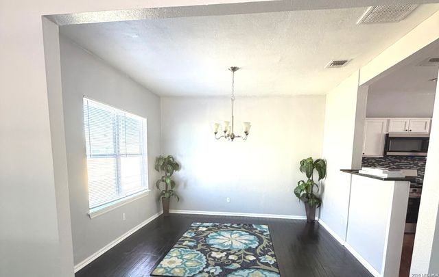 1214 W Winnipeg, San Antonio, TX 78225