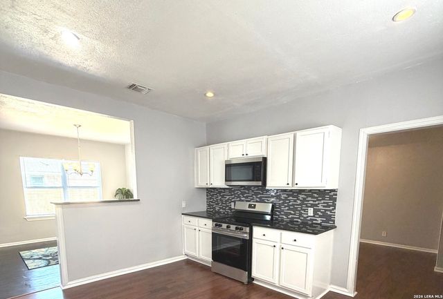 1214 W Winnipeg, San Antonio, TX 78225