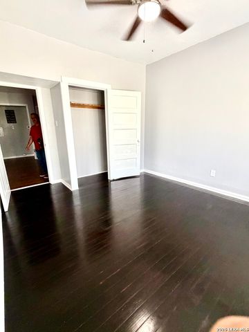 1214 W Winnipeg, San Antonio, TX 78225