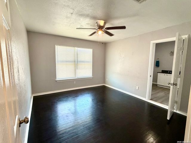 1214 W Winnipeg, San Antonio, TX 78225