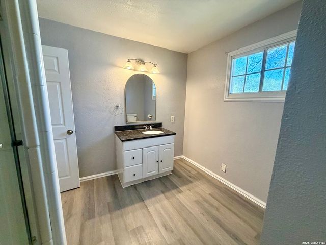 1214 W Winnipeg, San Antonio, TX 78225