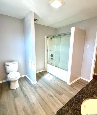 1214 W Winnipeg, San Antonio, TX 78225